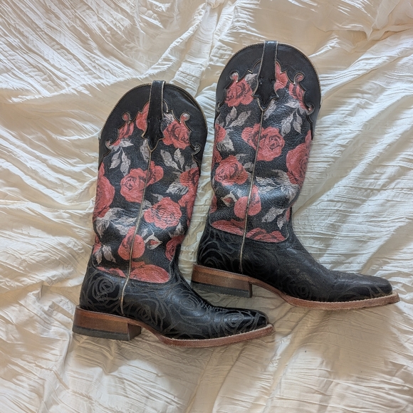 Ariat Square Toe Boots - Picture 1 of 7